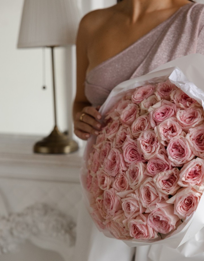 Роза «Pink O'Hara» 45 штук купить по цене 15 750 руб. с быстрой доставкой | Маркет-цветов