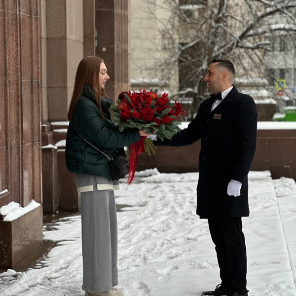 Букет «Первый звонок» купить по цене 3 300 руб. с быстрой доставкой | Маркет-цветов